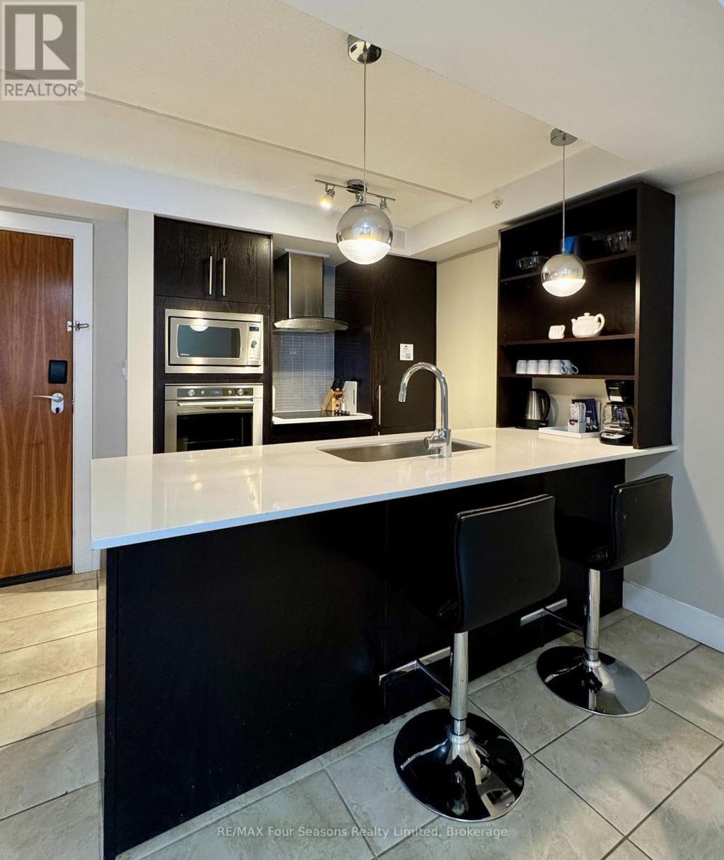 5209 - 9 Harbour Street E, Collingwood
