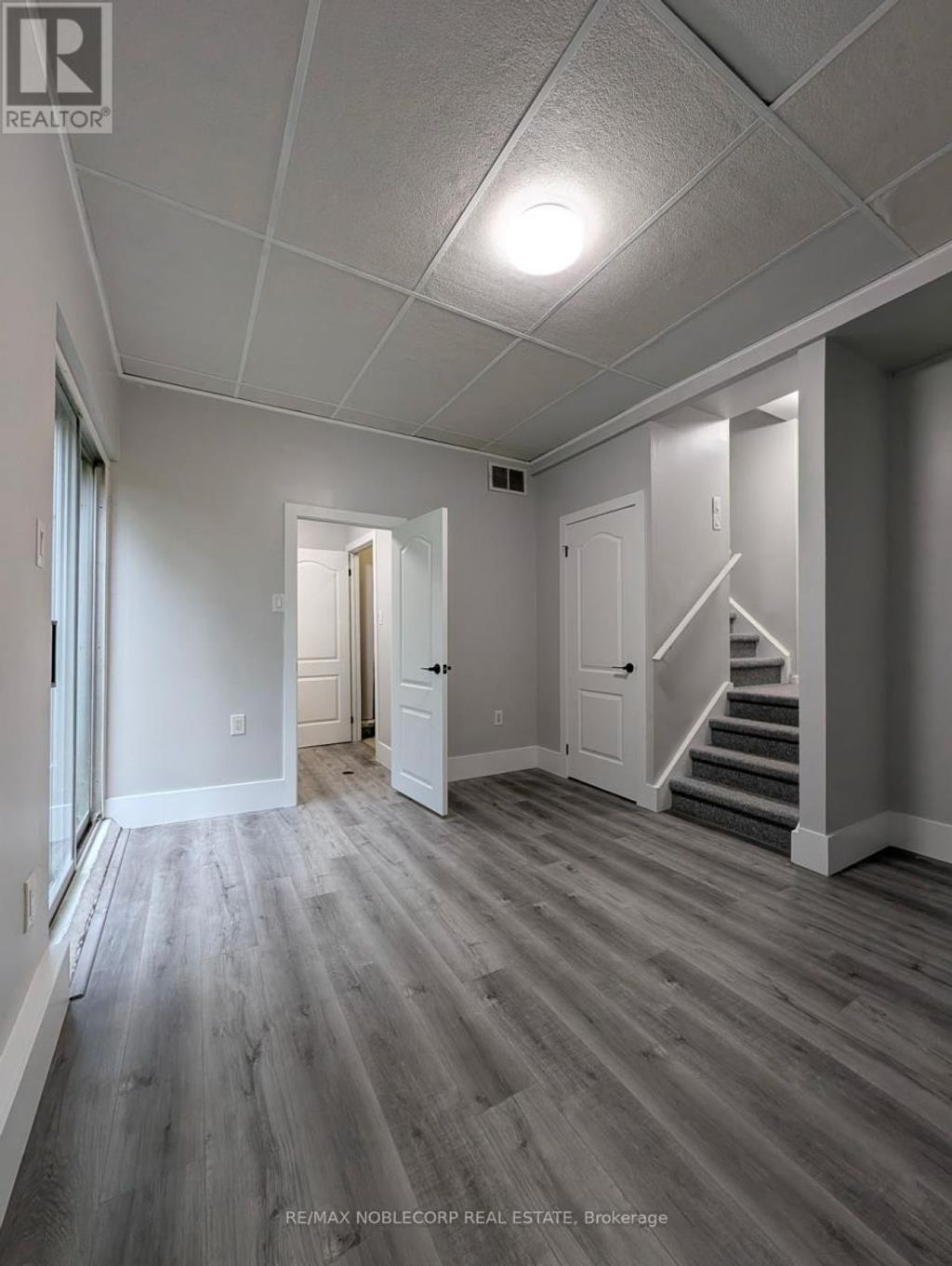 Lower - 59 Scott Crescent, Barrie (letitia Heights)
