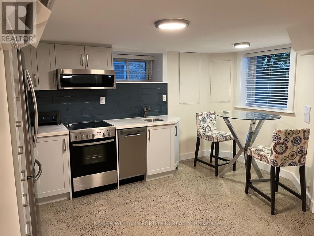 Bsmt - 172 High Park Avenue, Toronto (high Park North)