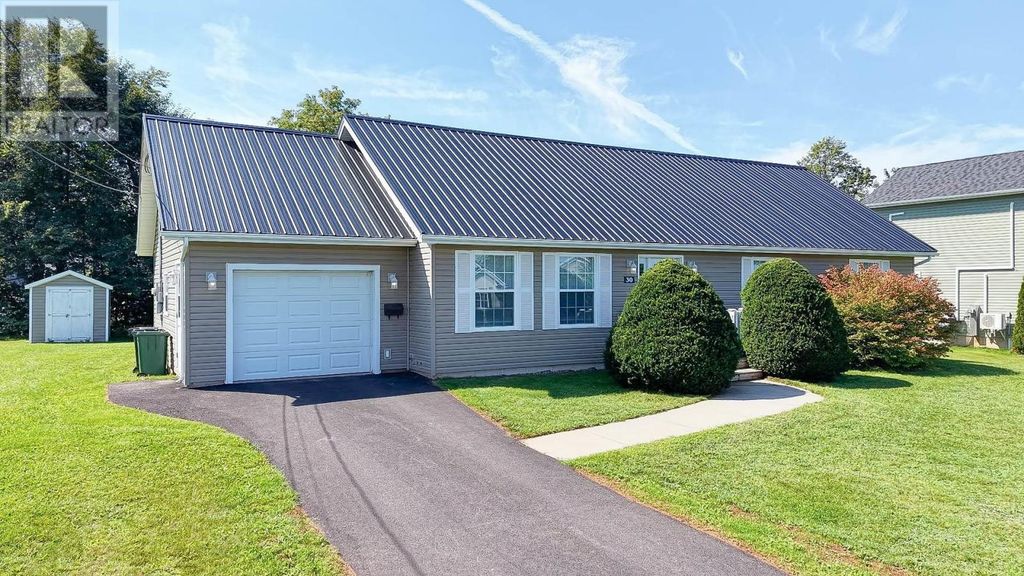 30 Harland View Drive Drive, Stratford