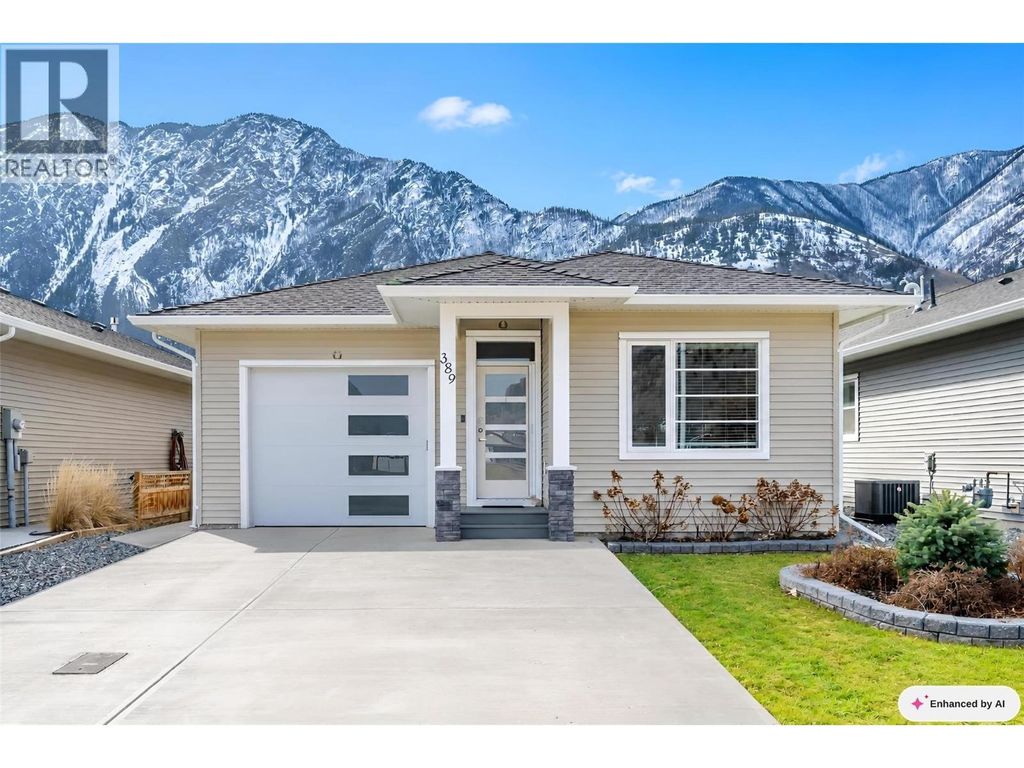 389 10th Avenue, Keremeos