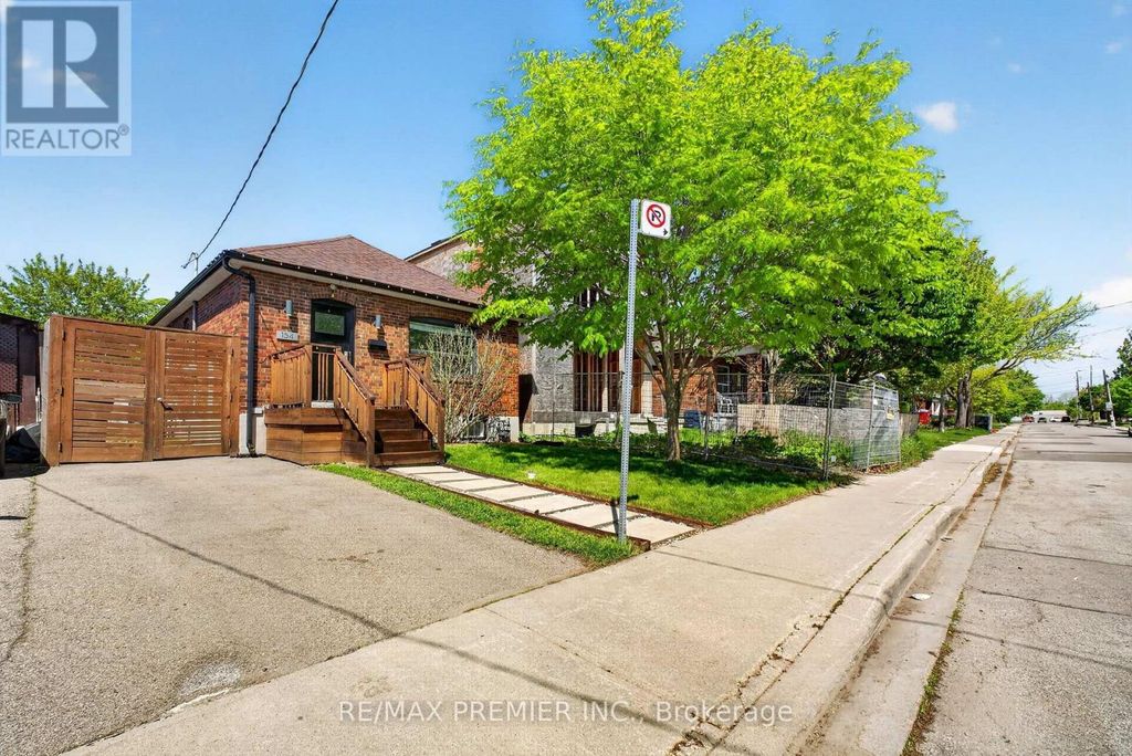 154 Fifth Street, Toronto (new Toronto)