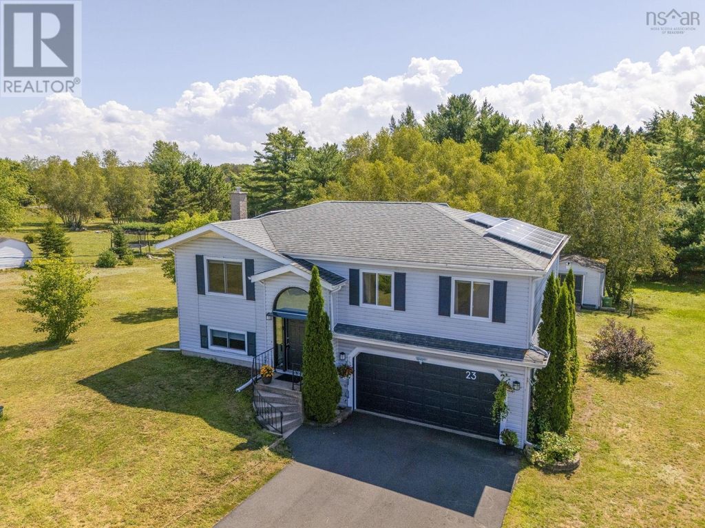 23 Dahlgren Crescent S, North Kingston