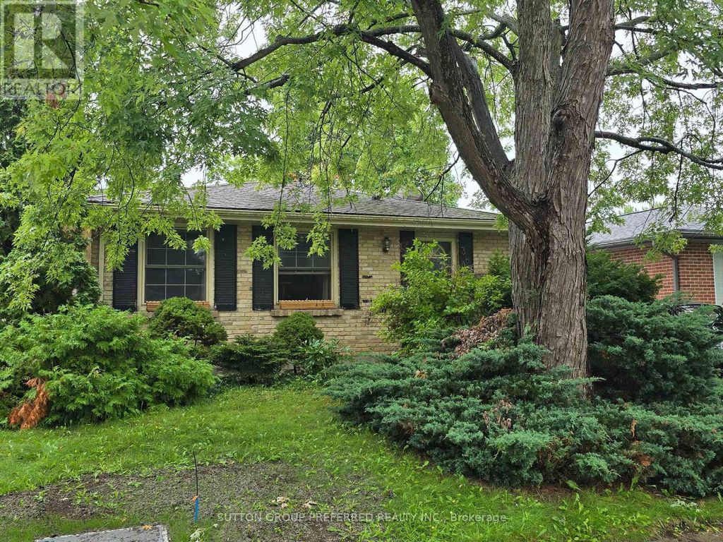 383 Ferndale Avenue, London South (south Q)