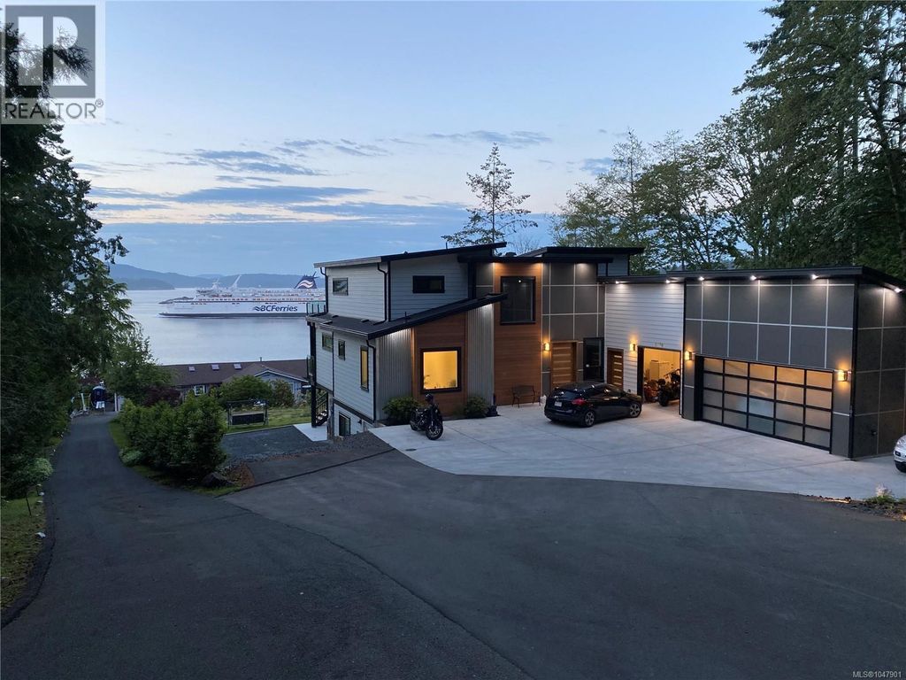 1470 Lands End Rd, North Saanich