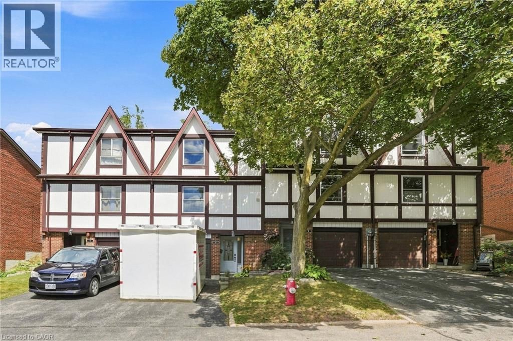 3 Burdock Lane Unit# 33, Dundas