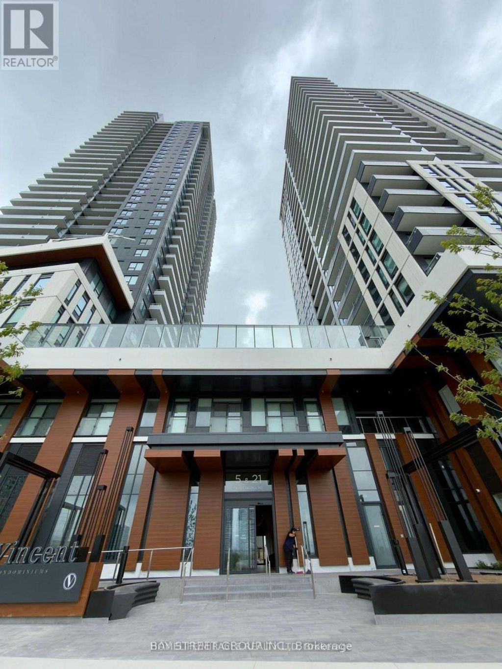 610 - 21 Meadowdale Road, Vaughan (concord)
