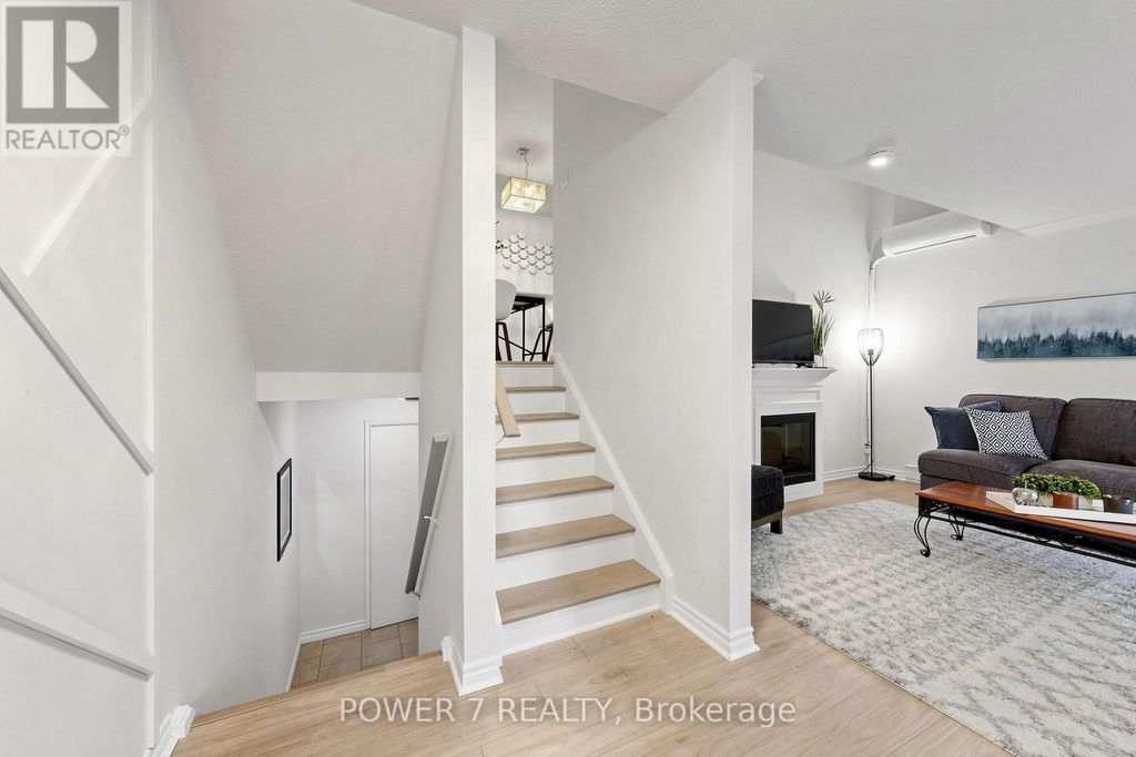 146 - 311 Milestone Crescent, Aurora (aurora Village)