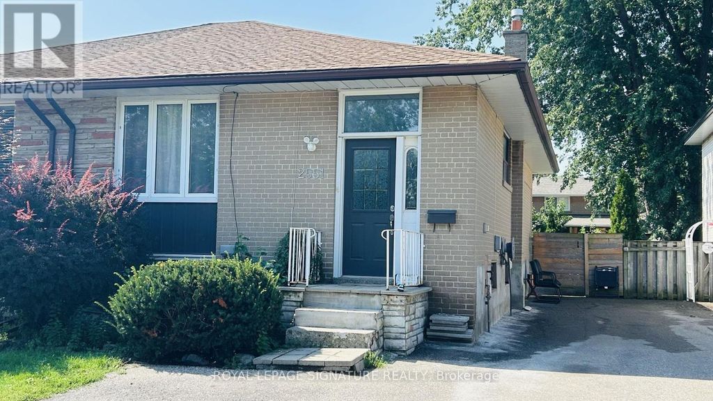 Upper - 2551 Padstow Crescent, Mississauga (clarkson)