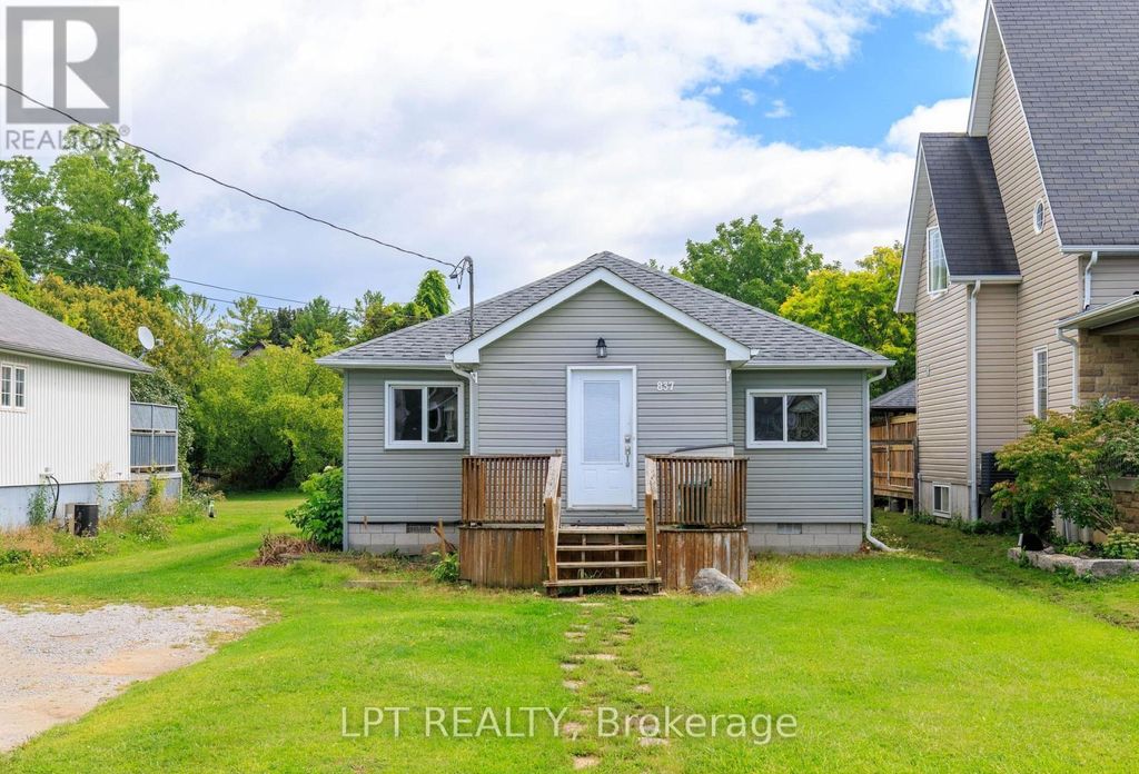 837 Montsell Avenue, Georgina (historic Lakeshore Communities)