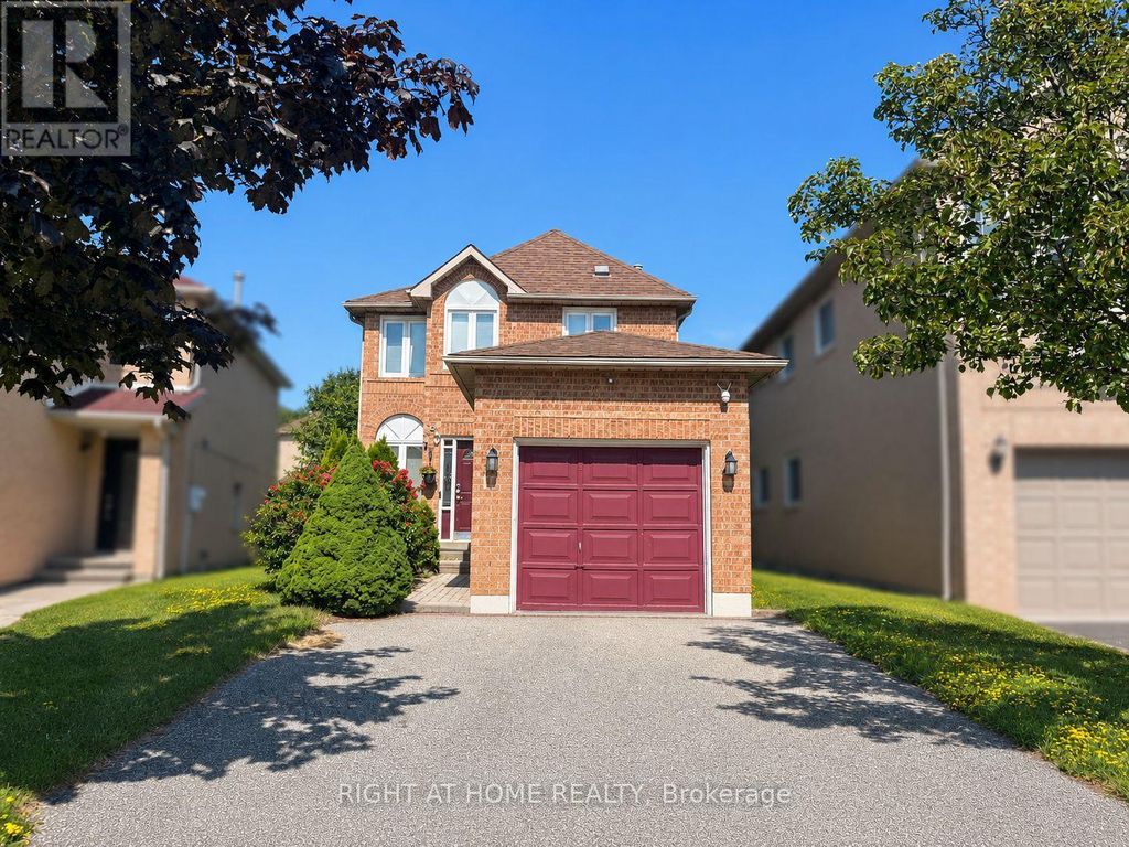 10 Banner Rd Road, Brampton (bram West)