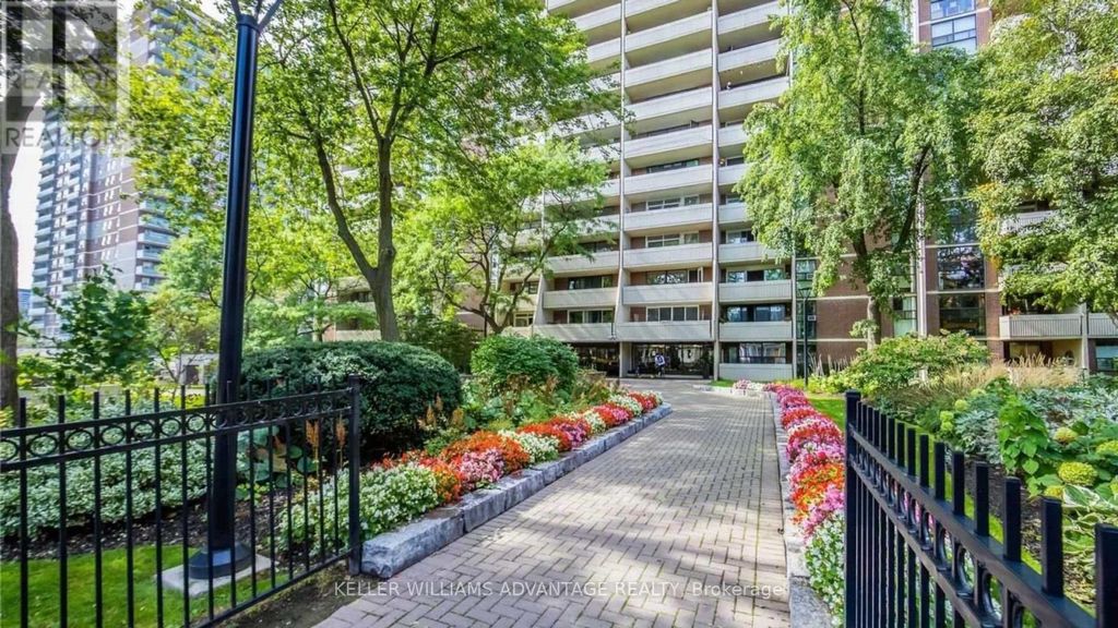 2216 - 40 Homewood Avenue, Toronto (cabbagetown-South St. James Town)