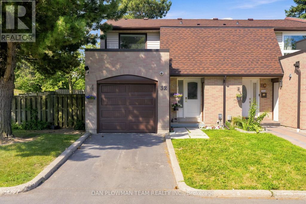 32 - 11 Livonia Place, Toronto (morningside)