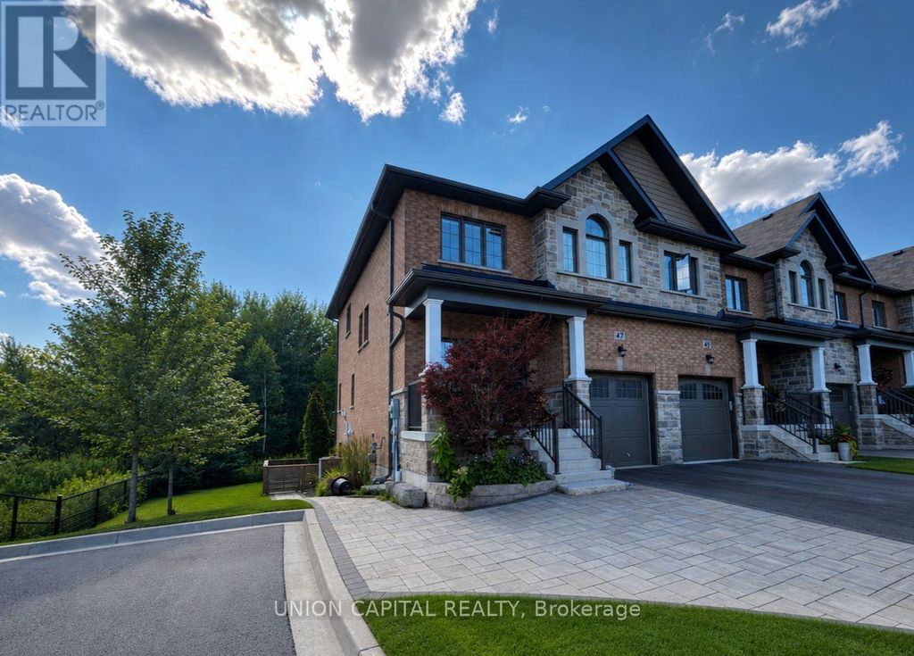 47 Gord Matthews Way, Uxbridge