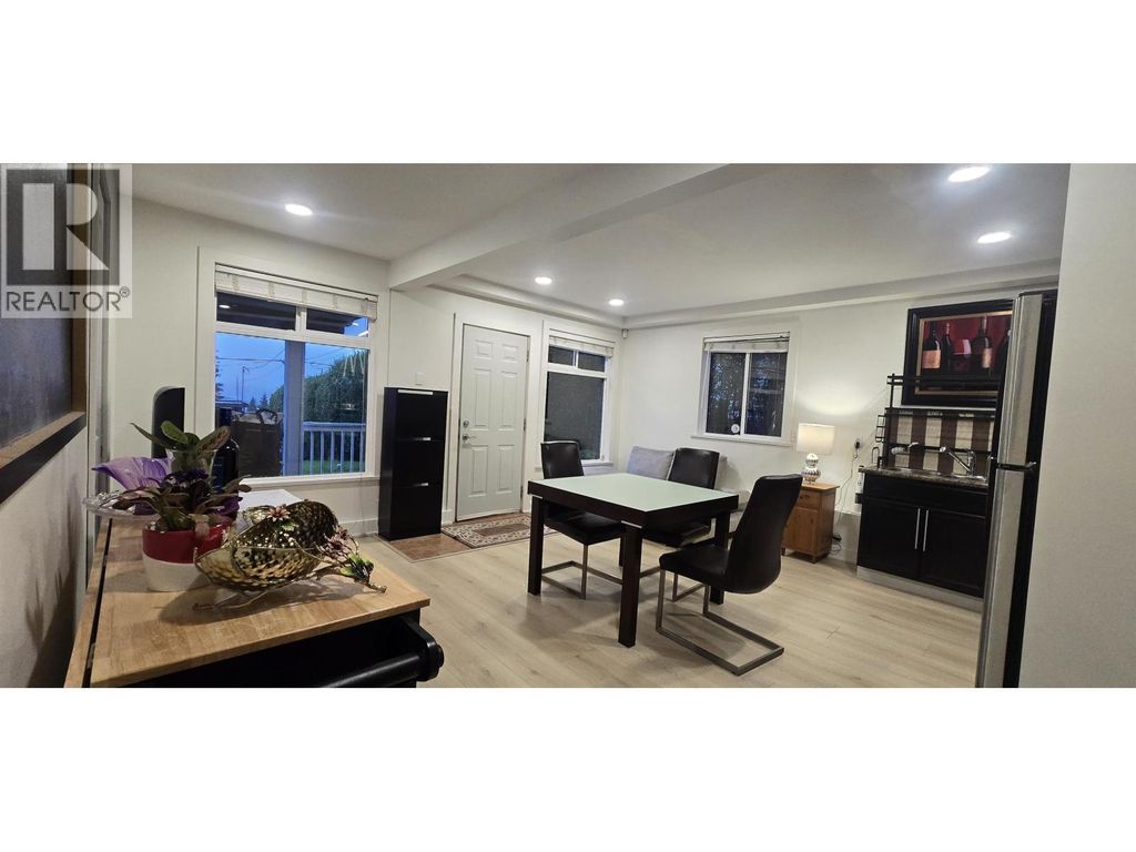 851 Calverhall St Street, North Vancouver