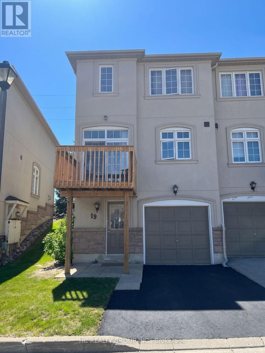19 - 10 Post Oak Drive, Richmond Hill (jefferson)