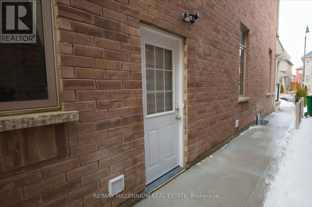 Bsmt - 7 Lloyd Crescent, Brampton (northwest Brampton)