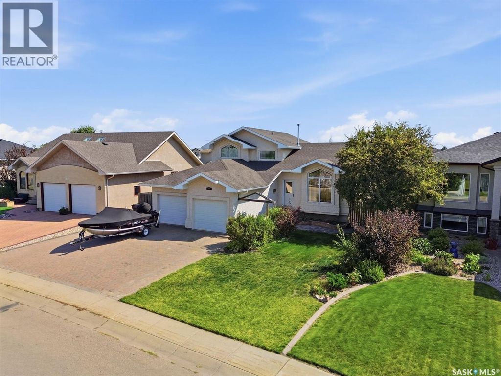 506 Crystal Springs Drive, Warman