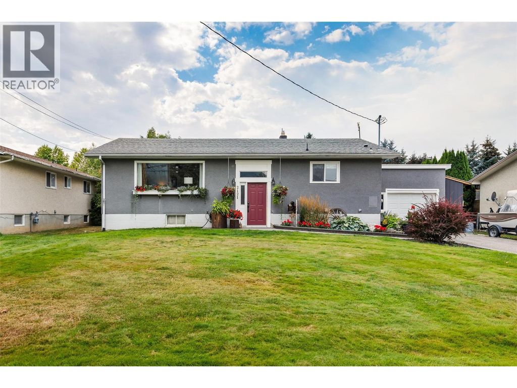 2121 Ash Street, Creston
