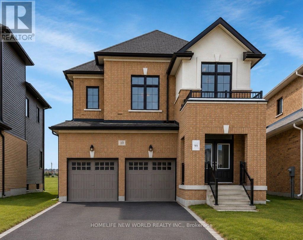 Upper 2 Floors - 10 Ken Davie Gate, Georgina (keswick North)