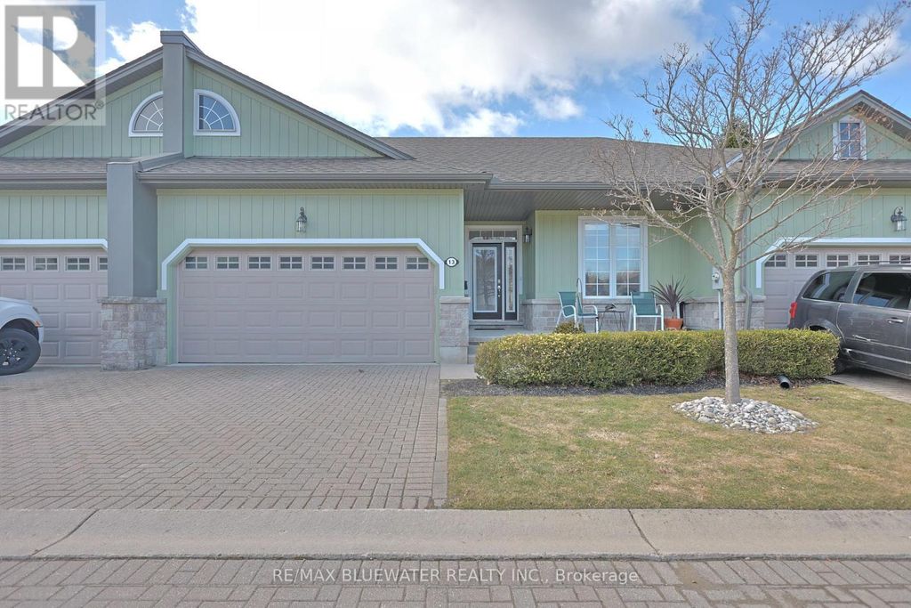 13 Oakwood Links Lane, South Huron (stephen)