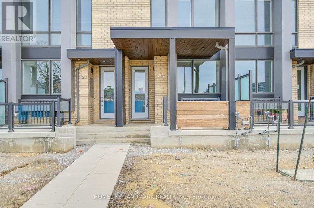 426 New Lawrence Heights Way Boulevard, Toronto (englemount-Lawrence)