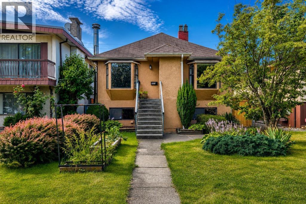 2576 Parker Street, Vancouver