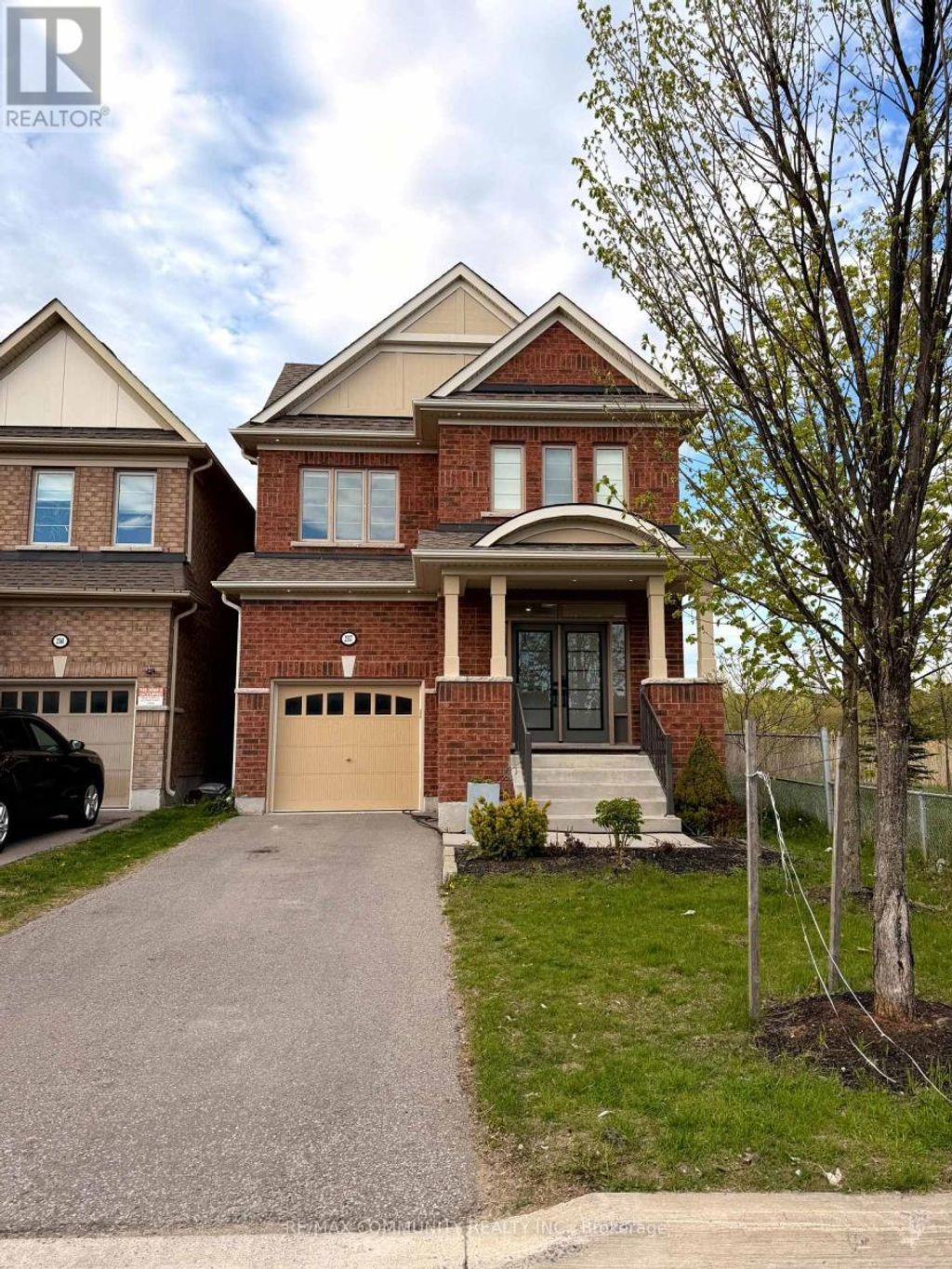 2557 Bandsman Crescent, Oshawa (windfields)