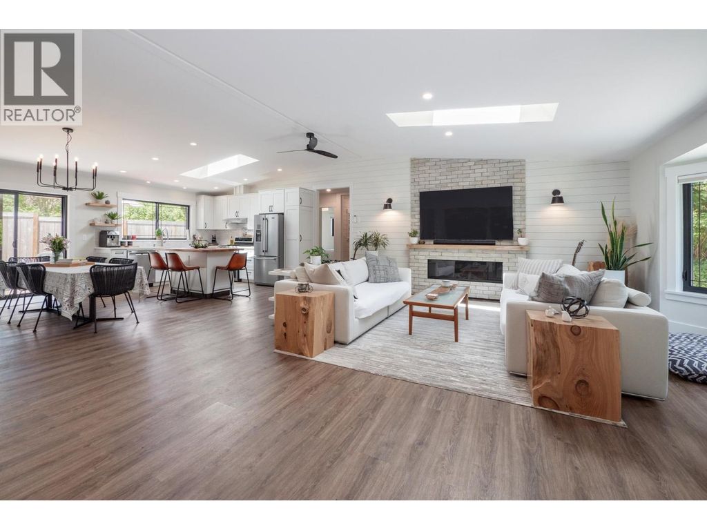 655 Dougall Road, Gibsons