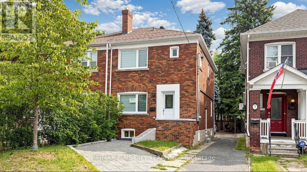 Bsmt - 9 Lesmount Avenue, Toronto (danforth Village-East York)