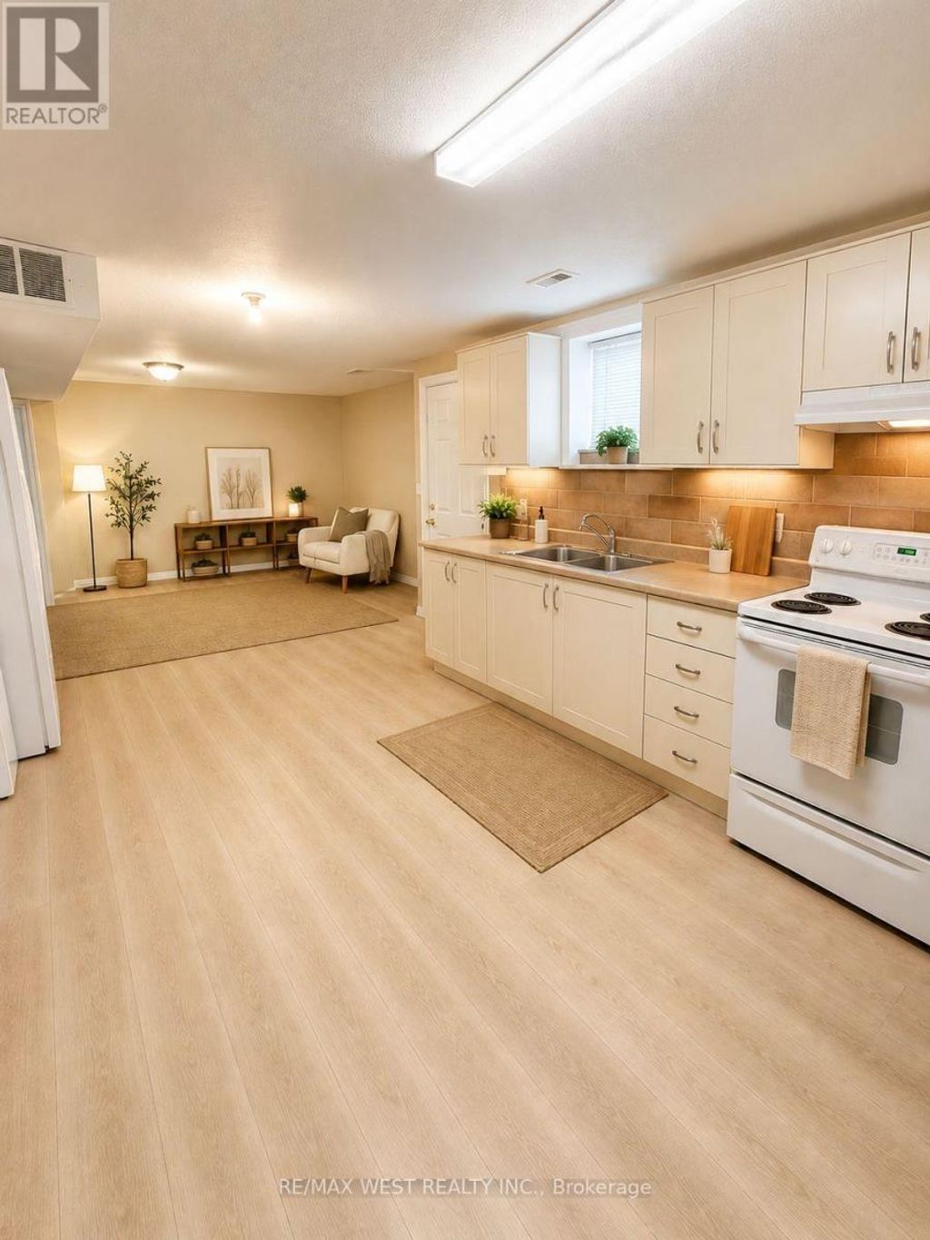 Lower Level A - 7 Waltham Drive, Toronto (thistletown-Beaumonde Heights)