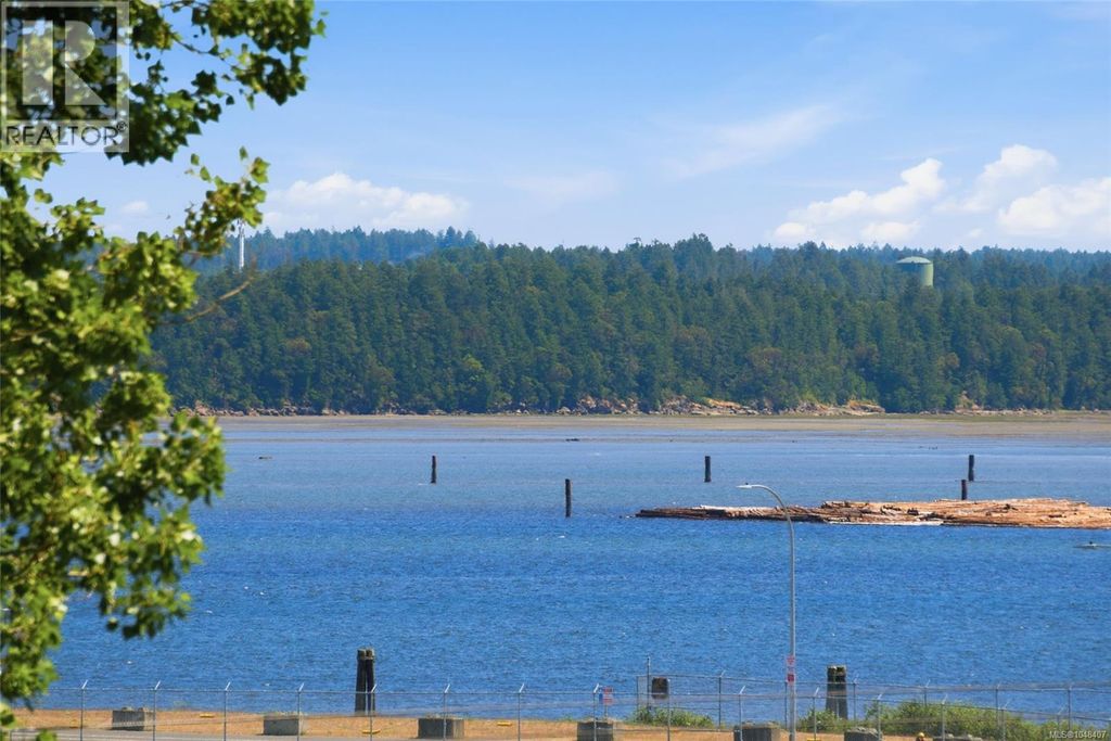 304 104 Esplanade St, Nanaimo