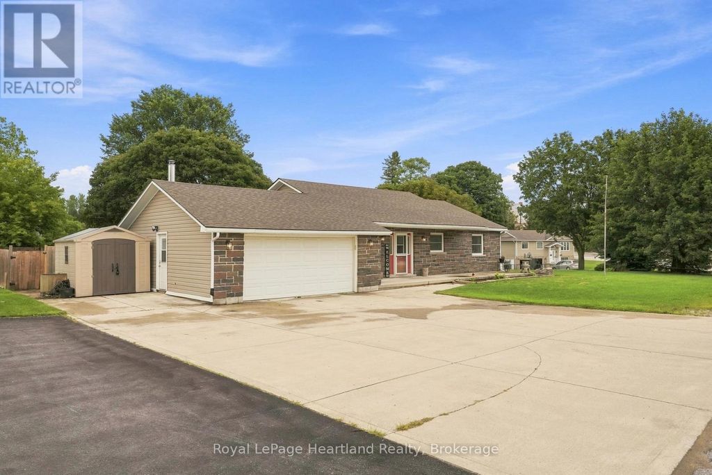 1041 Main Street, Howick