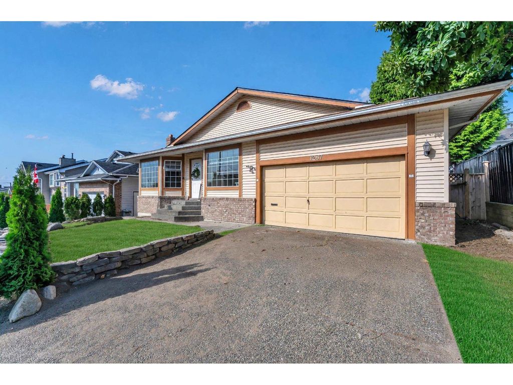 1267 Finlay Street, White Rock