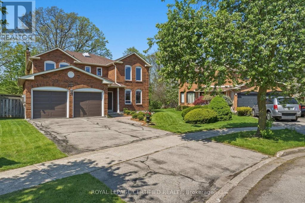 5211 Micmac Crescent, Mississauga (hurontario)