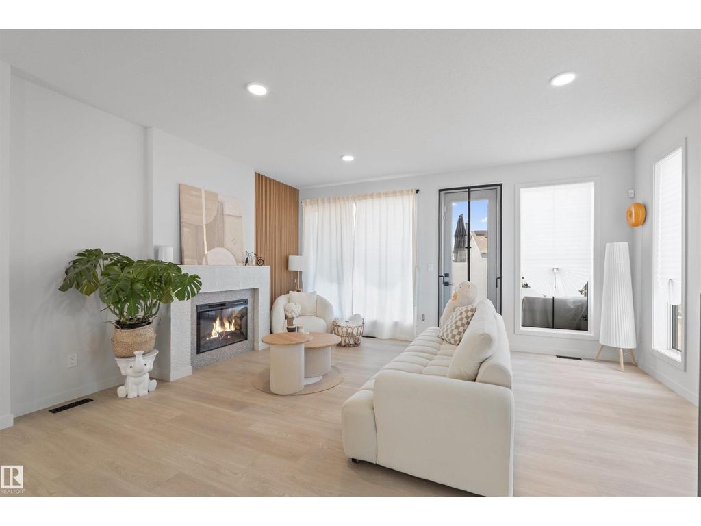 8047 227 St Nw, Edmonton