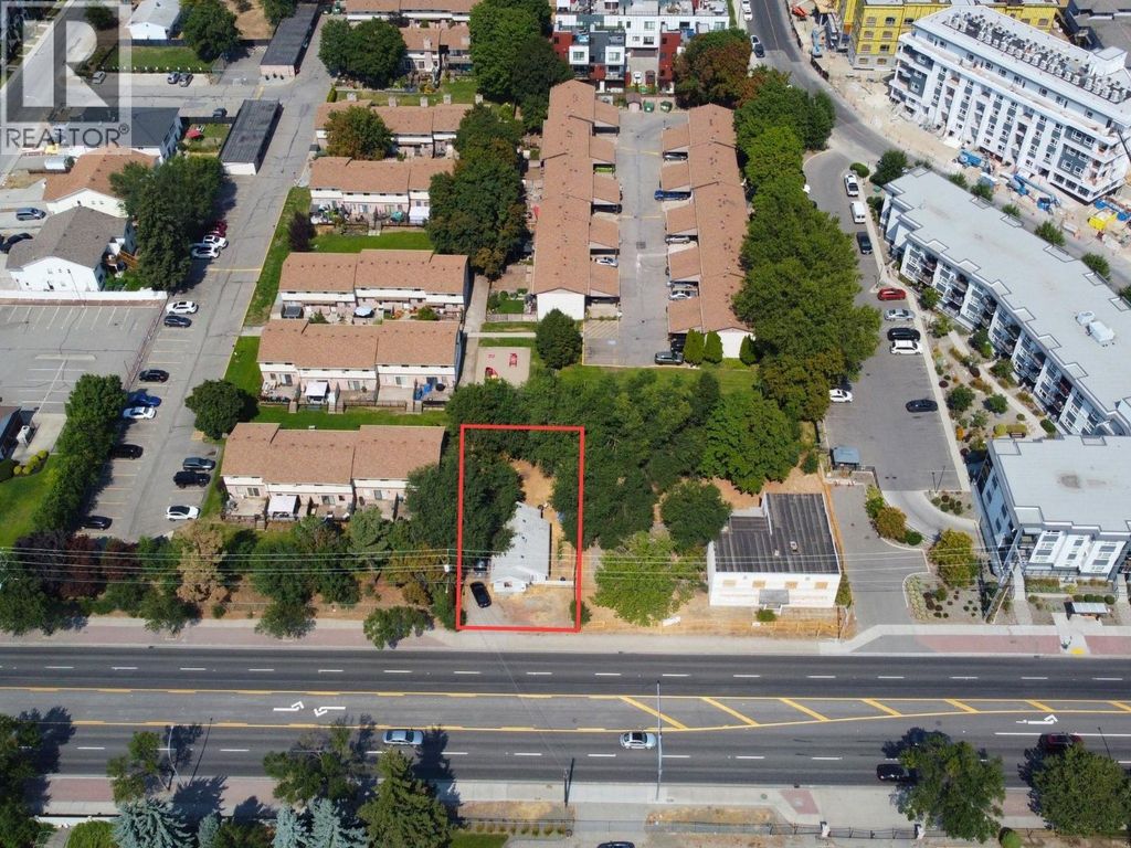 1230 Highway 33 W, Kelowna