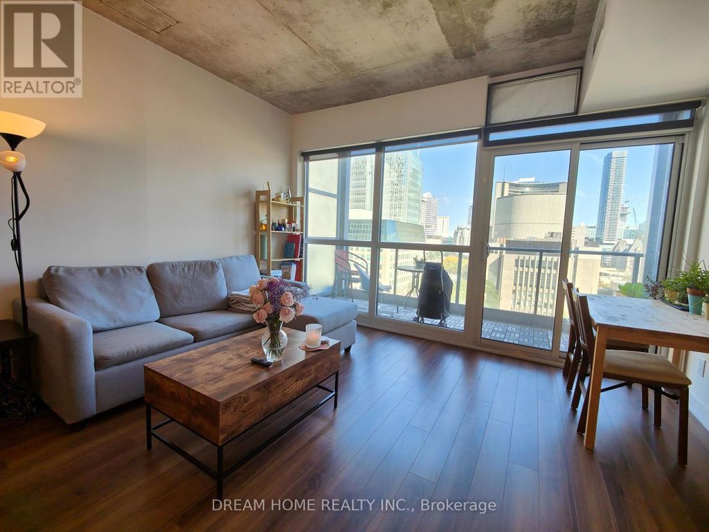 1109 - 210 Simcoe Street, Toronto (university)