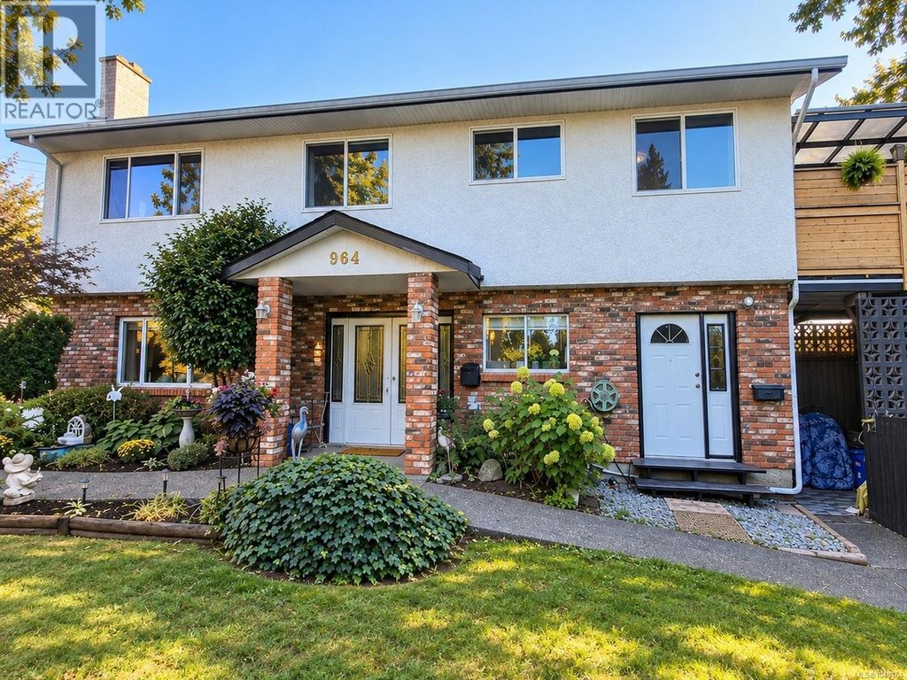 904 Rankin Rd, Esquimalt