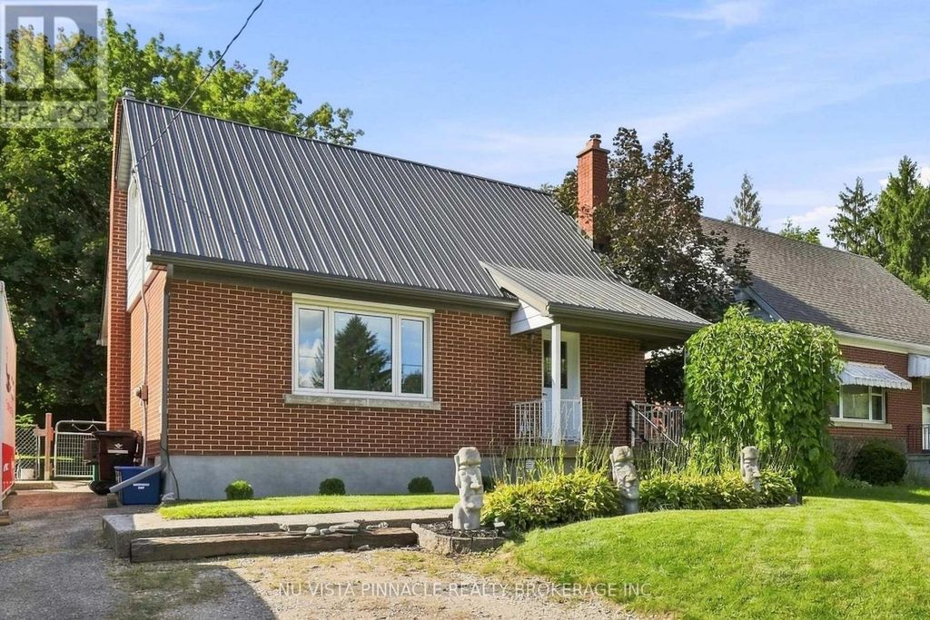 442 Grandview Avenue, Wilmot