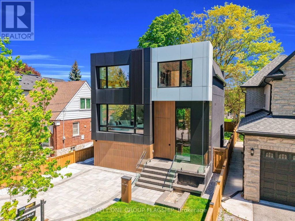 7 Bentley Drive, Toronto (stonegate-Queensway)