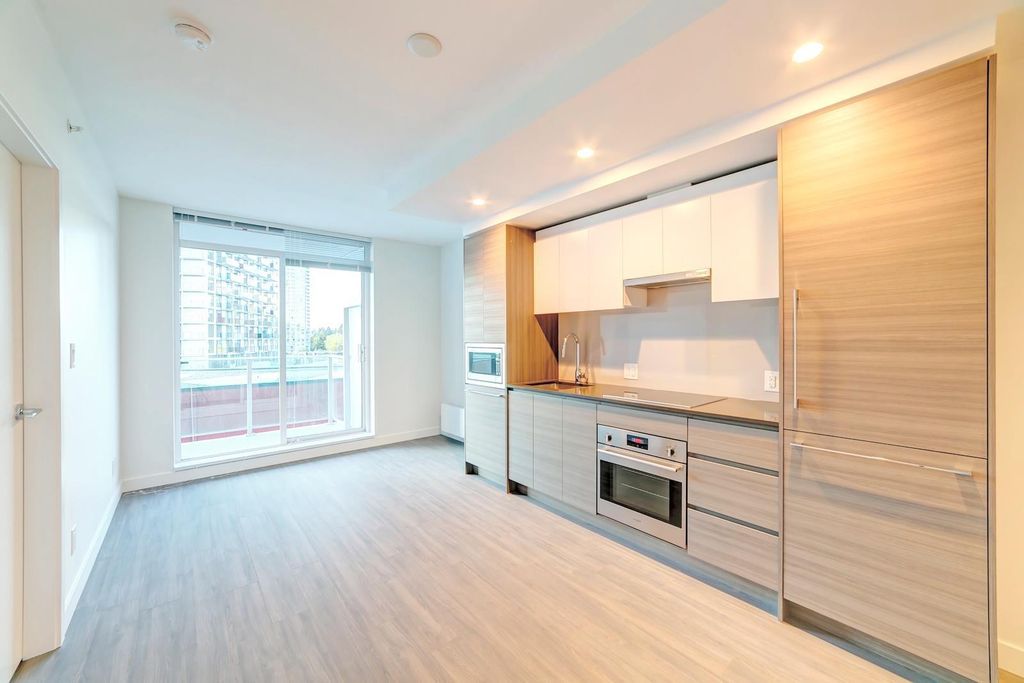 13xx 13655 Fraser Highway, Surrey