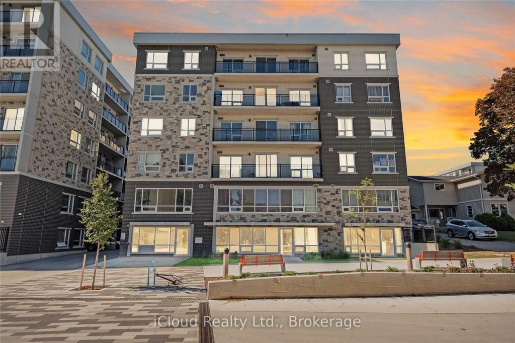 A207 - 275 Larch Street, Waterloo
