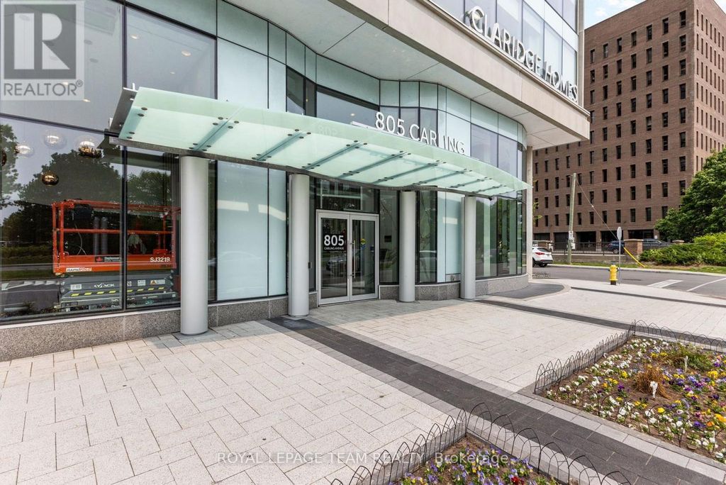 901 - 805 Carling Avenue, Ottawa
