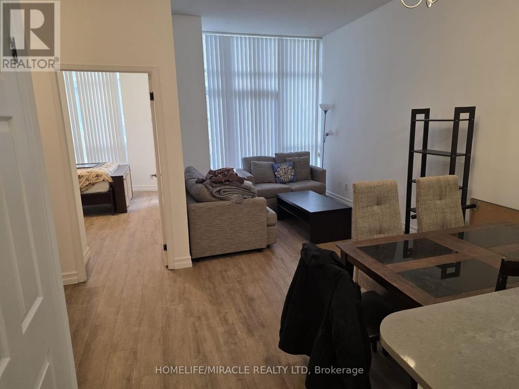 102 - 35 Hollywood Avenue, Toronto (willowdale East)
