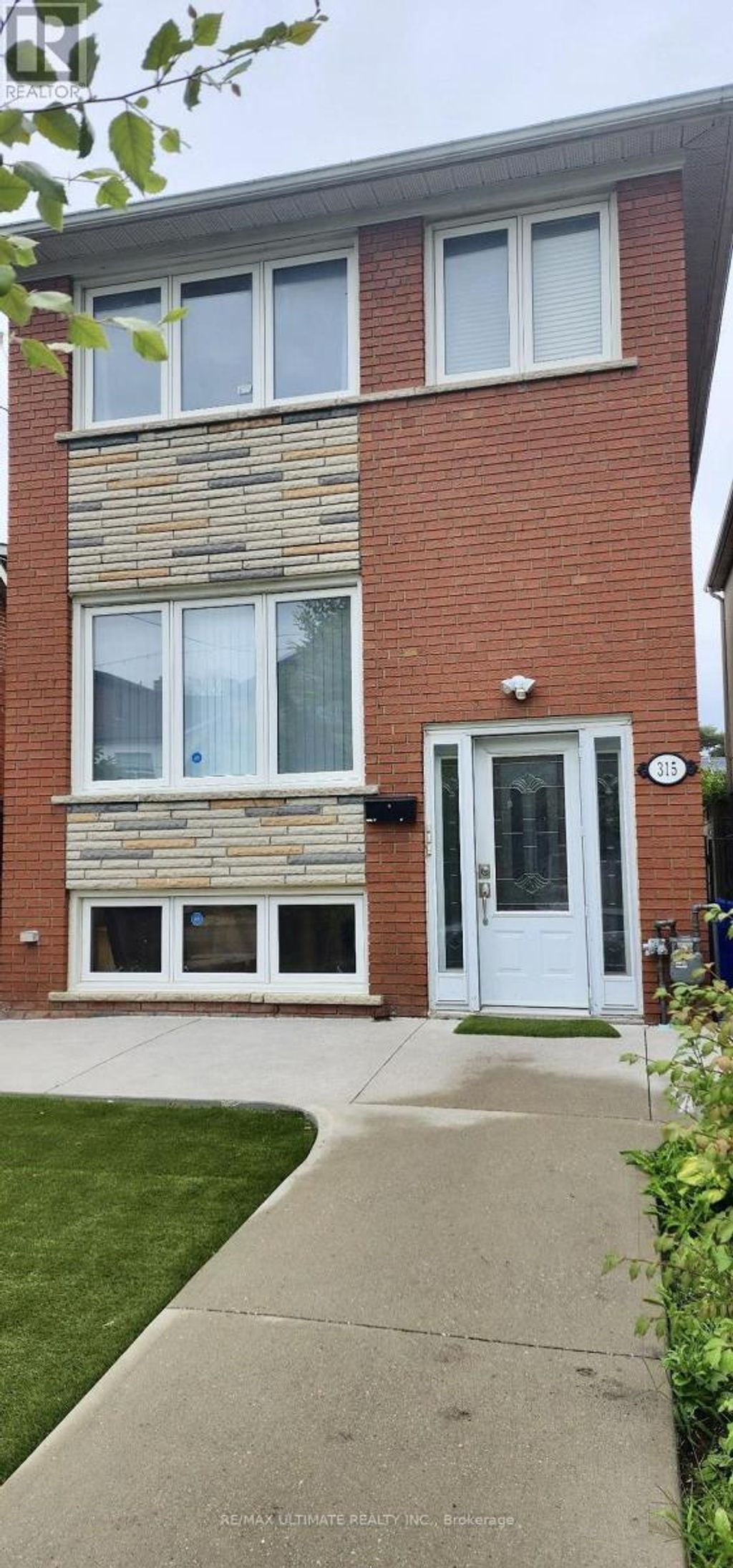2nd Floor - 315 Harvie Avenue, Toronto (caledonia-Fairbank)