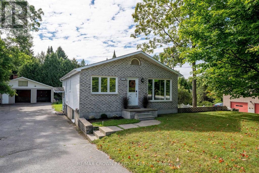 717 Airport Road, North Bay (airport)