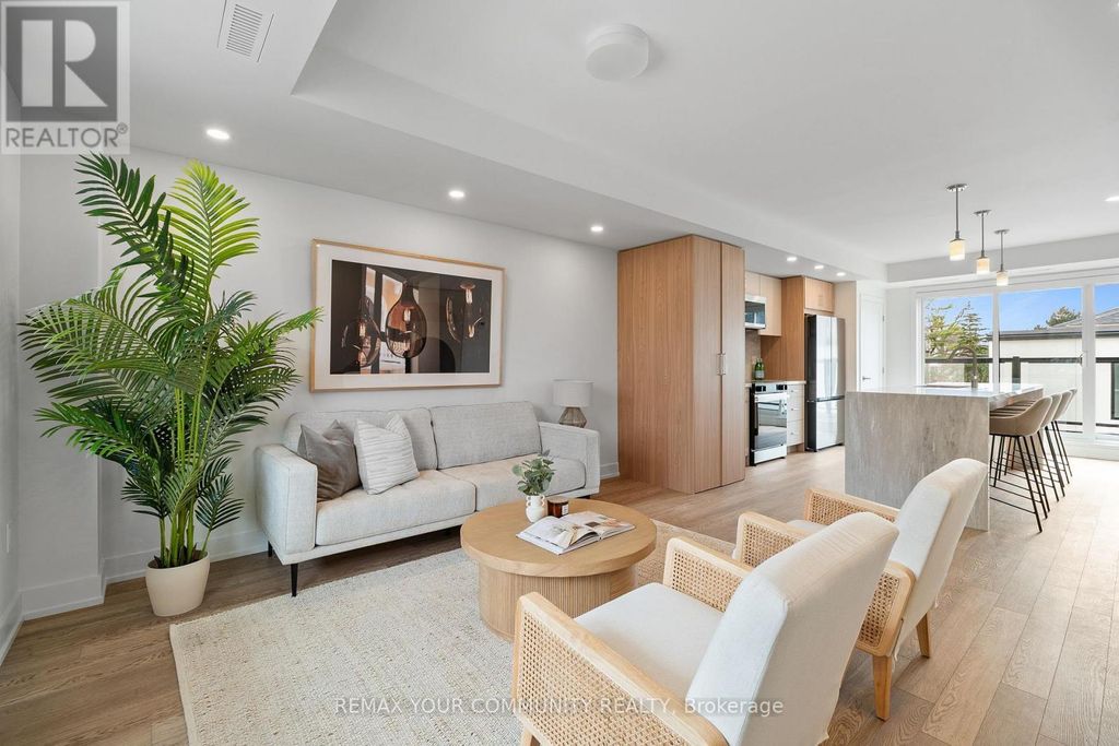 3 - 34 Poplar Avenue, Toronto (islington-City Centre West)