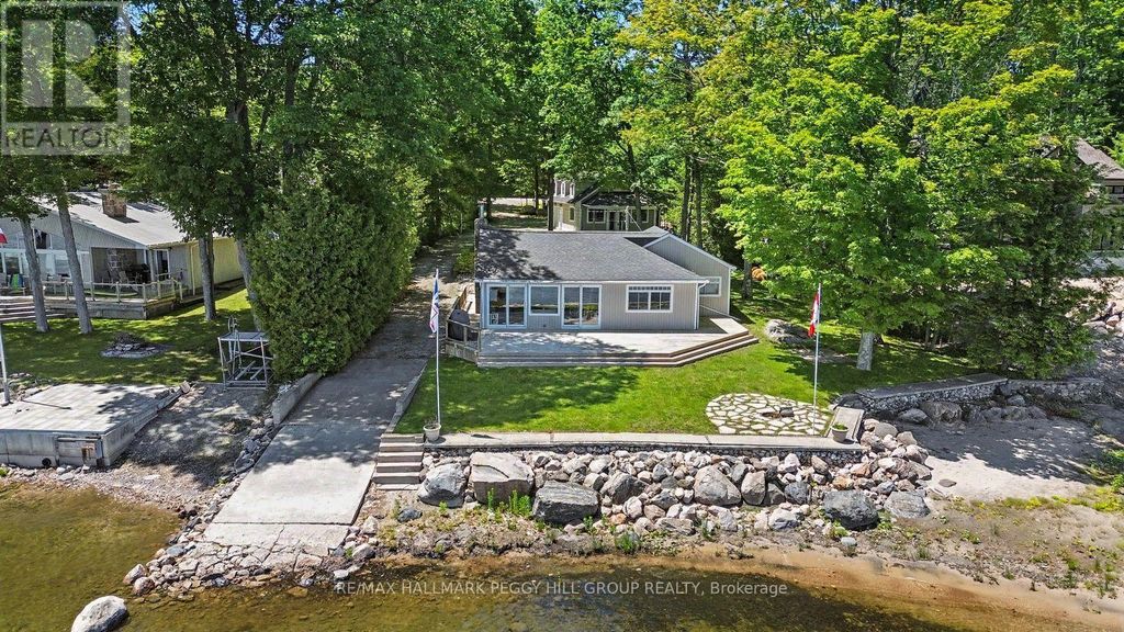 1449 Champlain Road, Tiny
