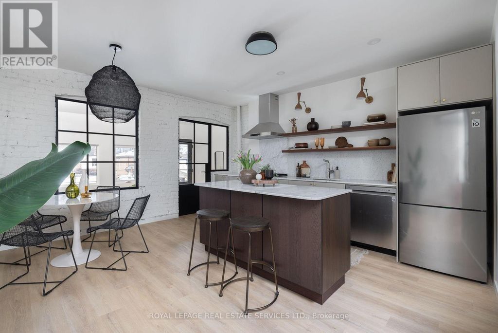 1752a St. Clair Avenue W, Toronto (weston-Pellam Park)